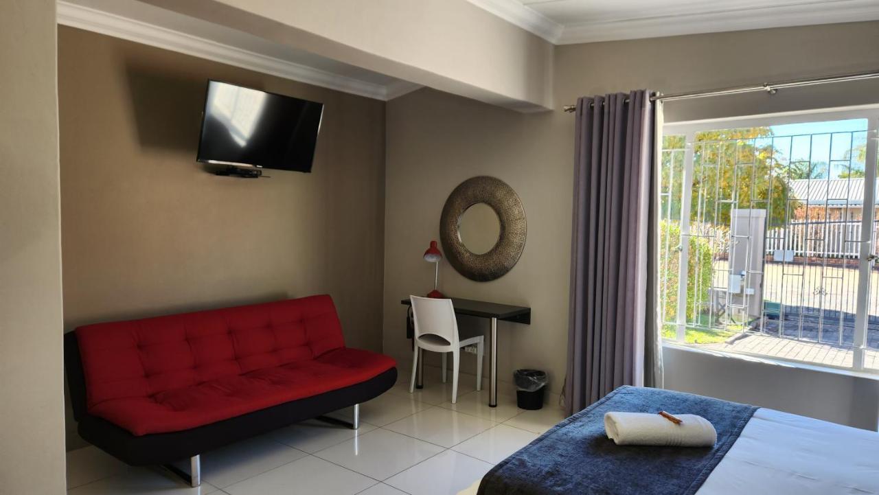 Green Kalahari Guesthouse Upington Eksteriør billede